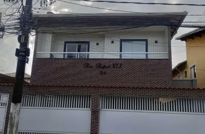 Condomínio em praia grande, com 2 quartos, opções com sacada, sobrado e quintal!