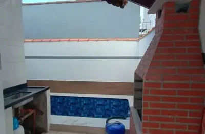 Casa térrea com piscina e churrasqueira á venda em mongaguá