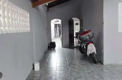 Casa térrea 3 dormitórios 2 banheiros no bairro maracanã