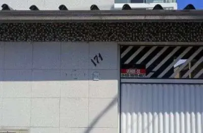 Estilo e funcionalidade – sobrado em região privilegiada de praia grande