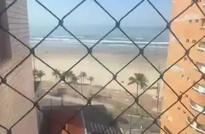 Apartamento - 3 dorms, suíte, sacada envidraçada e vista mar a 50m da praia