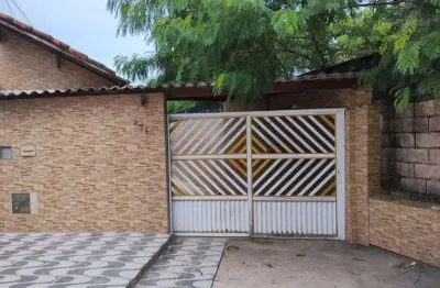 Casa térrea geminada 2 dorms (1 suíte), 4 vagas – 330m da praia caiçara