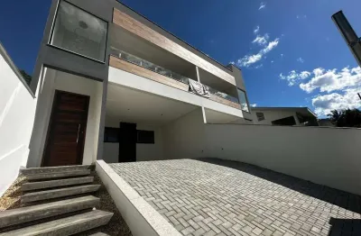 Sobrado geminado alto padrão à venda, com 04 quartos, sendo 03 suítes, no bairro barra do rio cerro, jaraguá do sul