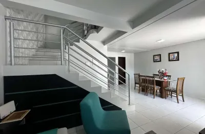 Casa a venda, com 03 quartos, sendo 01 suíte no bairro amizade, jaraguá do sul