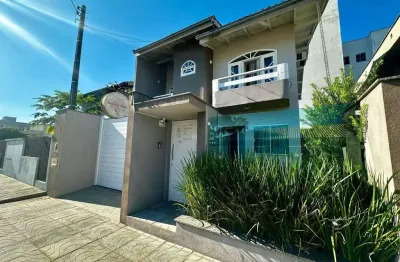 Casa à venda em jaraguá do sul com 3 quartos sendo 1 suíte – bairro barra do rio cerro