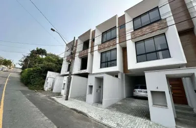 Vende-se sobrado geminado de 142m² com 3 dormitórios sendo 1 suíte no bairro vila lenzi.