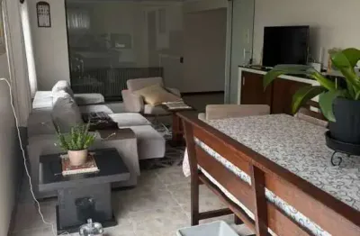 Casa residencial 3 dormitórios em jaraguá do sul – centro, pronta para morar