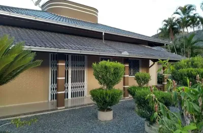 Sítio/chácara à venda em garibaldi, jaraguá do sul — 3 quartos, 1 suíte, porcelanato, quintal com churrasqueira