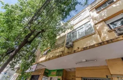 Apartamento com 2 quartos à venda na avenida protásio alves, 1063, rio branco, porto alegre por r$ 230.000