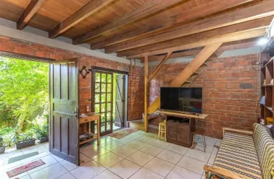 Casa com 4 quartos à venda na rua altos da amapá, 100, vila nova, porto alegre por r$ 700.000