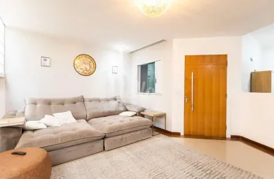 Casa com 3 quartos para alugar na Rua Boris Meiches, --, Vila Oratório, São Paulo, 200 m2 por R$ 7.000