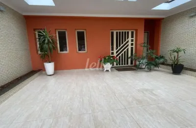 Casa com 3 quartos para alugar na Rua Ipanema, --, Anchieta, São Bernardo do Campo, 247 m2 por R$ 6.500