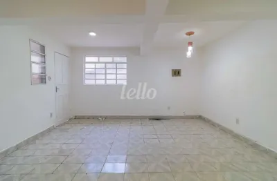 Casa com 2 quartos para alugar na Rua Itambacuri, --, Jardim Oriental, São Paulo, 20 m2 por R$ 1.800