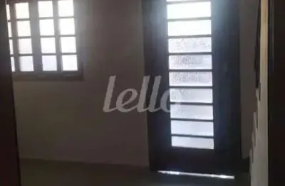 Casa com 2 quartos à venda na Rua Clementino, 109, Vila Vitório Mazzei, São Paulo, 53 m2 por R$ 320.000