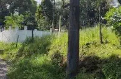 Terreno localizado no  bairro jardim coronel, em itanhaém - lado serra em rua de terra.