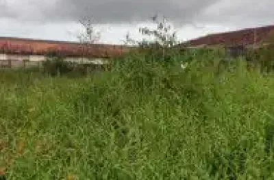Terreno localizado no bairro cibratel 2, em itanhaém - lado praia em rua de terra.