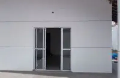 Casa no bairro balneário gaivota, em itanhaém - ficando lado praia à 50 metros do mar, em rua calçada.