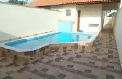 Casa no bairro bopiranga, em itanhaém -  localizado lado praia, em rua calçada.