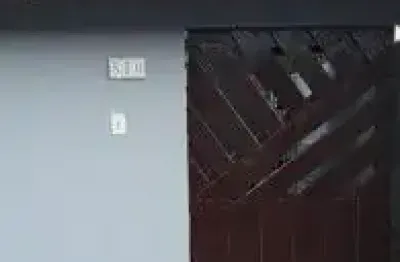 Casa no bairro suarão, em itanhaém - ficando lado serra, em rua de terra.