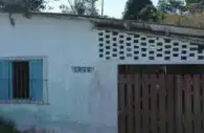 Casa localizada no bairro recanto dos imigrantes, em itanhaém.