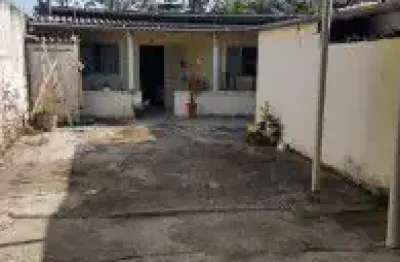 Casa no bairro nossa senhora do sion, em itanhaém - localizado lado serra.