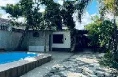 Casa no bairro jardim das palmeiras, em itanhaém - ficando lado praia, em rua calçada.
