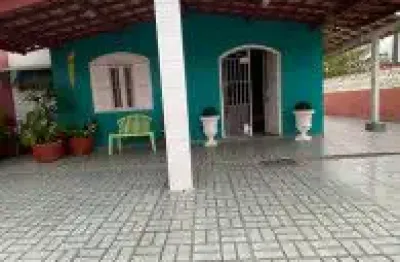 Casa no bairro balneário gaivota, em itanhaém - ficando lado praia, em rua calçada.