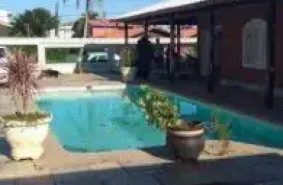 Casa no bairro cibratel 1, em itanhaém - sendo lado praia, em rua calçada.