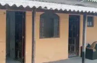 Casa no bairro balneário gaivota, em itanhaém - sendo lado serra.