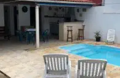 Casa no bairro cibratel 2, em itanhaém - sendo lado praia, em rua calçada.