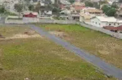 Ótimos terrenos em condomínio fechado no jardim guacira, em itanhaém - sendo frente ao mar, em rua calçada.