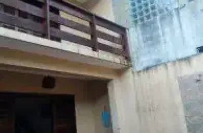 Casa no bairro praia dos sonhos, em itanhaém - localizada lado praia, em rua calçada.
