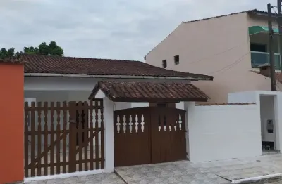 Casa no bairro jardim suarão, em itanhaém - possui edícula * aceita financiamento bancário!!