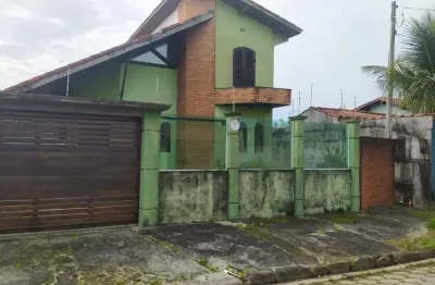 Ótimo sobrado à venda no bairro bopiranga, em itanhaém ** localizado lado praia, em rua calçada.