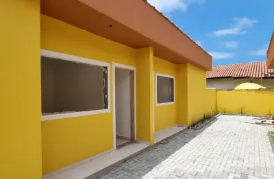Casa com piscina em condomínio no bairro cibratel 2, em itanhaém * lado praia, em rua calçada.