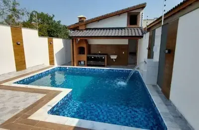 Casa 3 dormitórios com piscina no palmeiras ii - itanhaém-sp