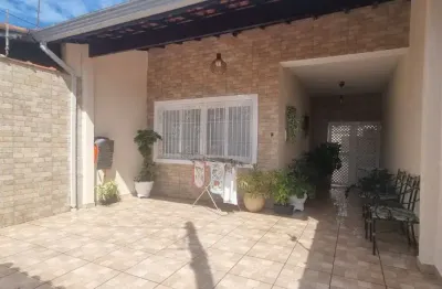 Casa a venda em itanhaém á 400 metros do centro da cidade