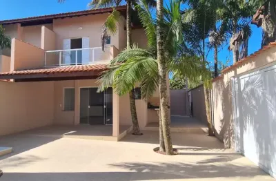 Casa no centro de itanhaém com 4 dormitórios e piscina