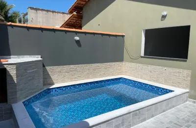 Casa nova com piscina , excelente localização - itanhaém/sp .