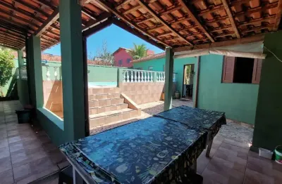 Casa com piscina 5 dormitórios a 100 metros do mar .