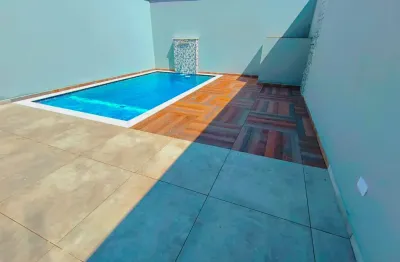 Sobrado com 3 quartos e piscina a venda em itanhaém a 450m do mar
