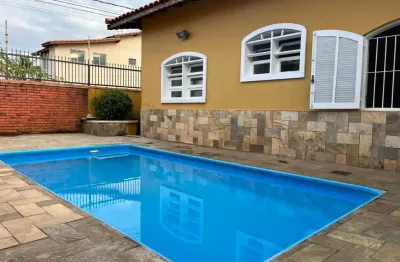 Casa com piscina e edicula á venda em itanhaem , litoral sul de sp .