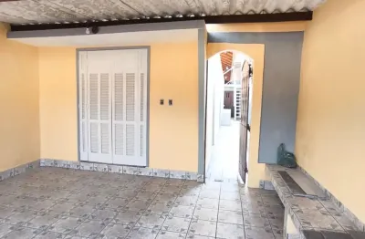 Casa com edícula assobradada nos fundos, á venda em itanhaém