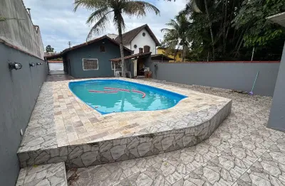 Casa com 03 quartos e piscina - praia dos sonhos - itanhaém/sp