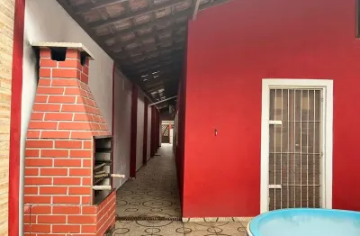 Casa com piscina a venda no belas artes a 1300m do mar - itanhaém/sp.