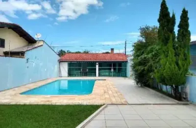 Belíssima casa localizada no bairro cibratel - lado praia.