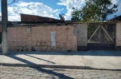 Excelente casa localizada no bairro cesp - em rua calçada.