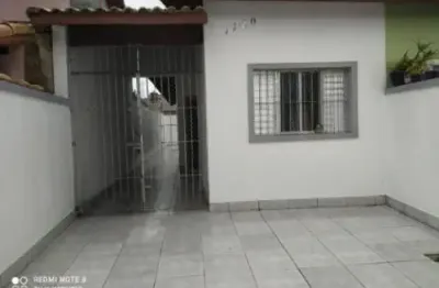 Excelente casa localizada no bairro balneário gaivota - lado praia. espaço para futura piscina