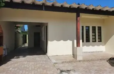 Excelente casa localizada no bairro balneário gaivota - lado praia.