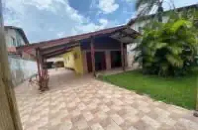 Linda casa localizada no bairro palmeiras - lado praia, ficando à uma quadra do mar.